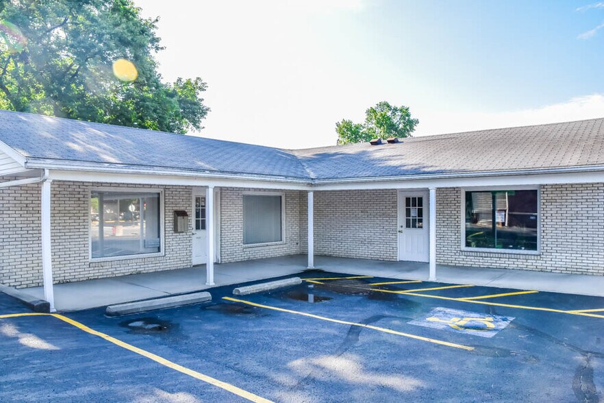 More Photos Of 3726 Cleveland Ave, Canton Freestanding For Lease