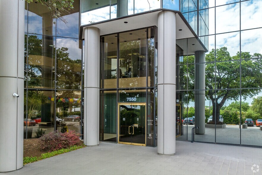 More Photos Of 7550 W Interstate 10, San Antonio Office For Lease