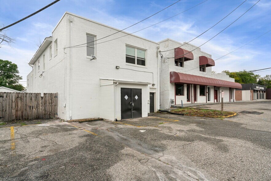 More Photos Of 4926 Marlboro Pike, Capitol Heights General Retail For Lease