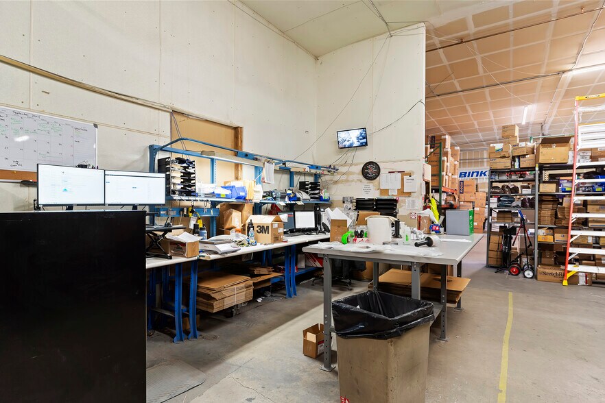 More Photos Of 1704 W 2550 S, Ogden Showroom For Lease