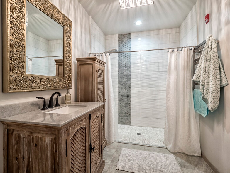 More Photos Of 7020 Nw 11th Pl, Gainesville Office For Sale