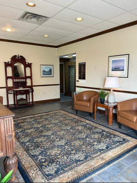 More Photos Of 102 N Shiloh Rd, Garland Office For Lease