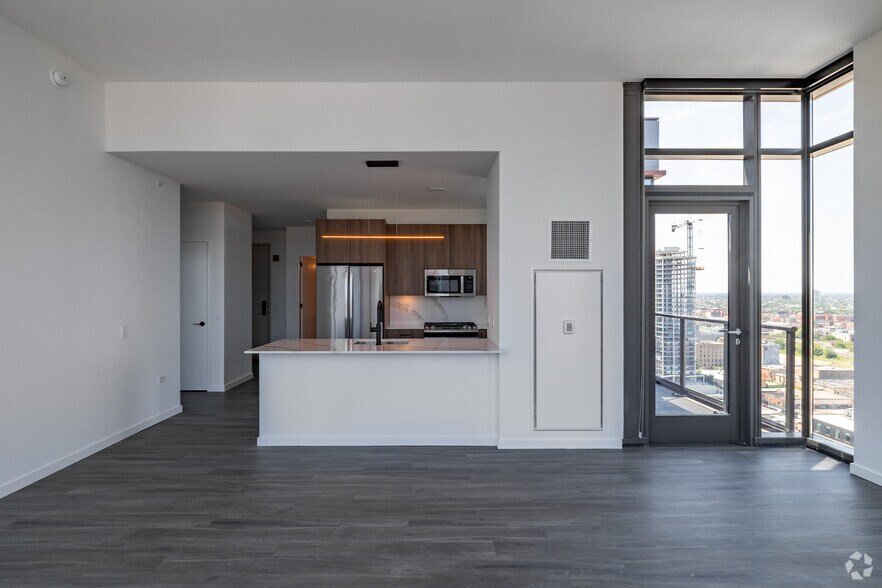 More Photos Of 161 N May St, Chicago Apartments For Lease