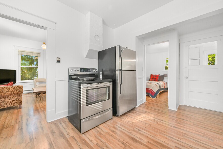 More Photos Of 1302 Larrabee Ave, Bellingham Multifamily For Sale