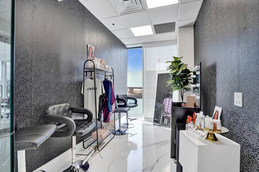 More Photos Of 18851 NE 29th Ave, Aventura Office For Lease