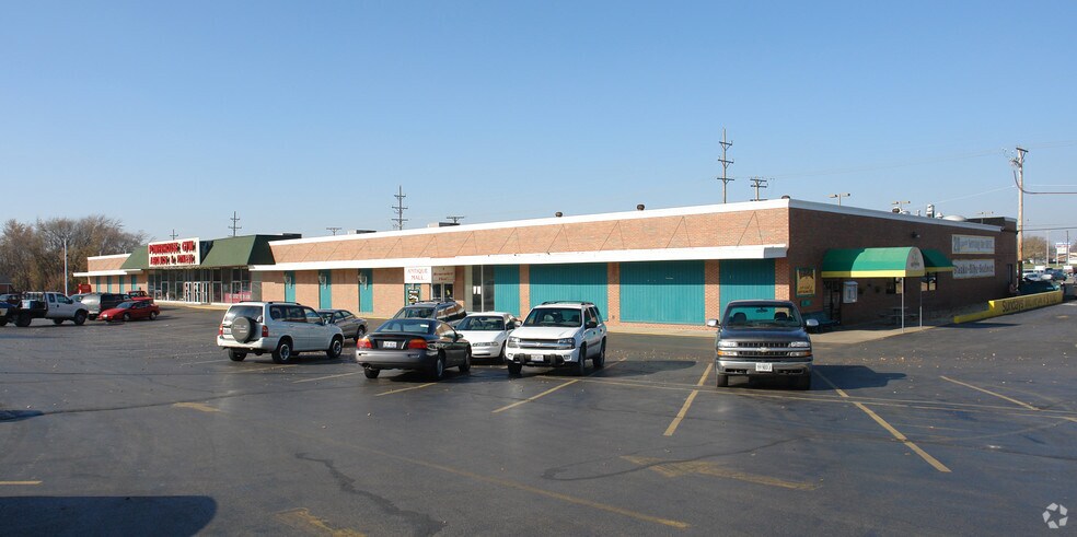 More Photos Of 110 E Waverly St, Morris Unknown For Lease