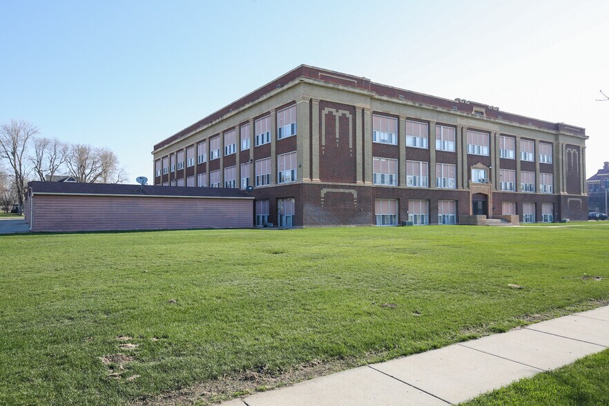 More Photos Of 109 E Luverne St, Luverne Apartments For Sale