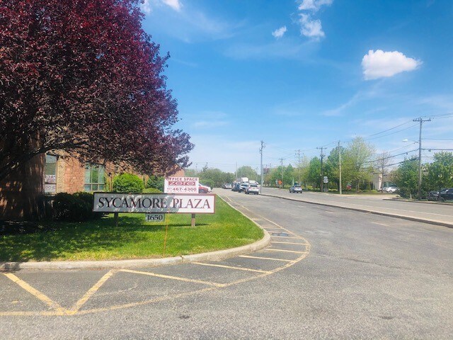 More Photos Of 1650 Sycamore Ave, Bohemia Office For Lease