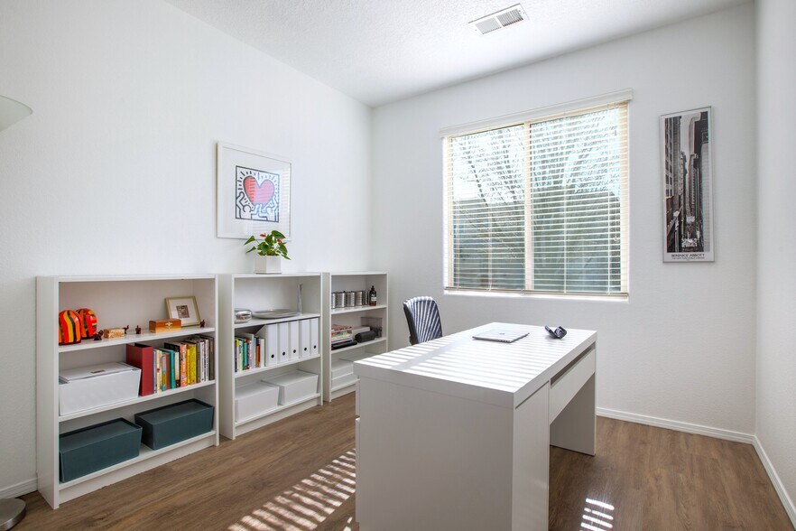 More Photos Of 8405 Wild Dunes Rd NW, Albuquerque Office For Sale