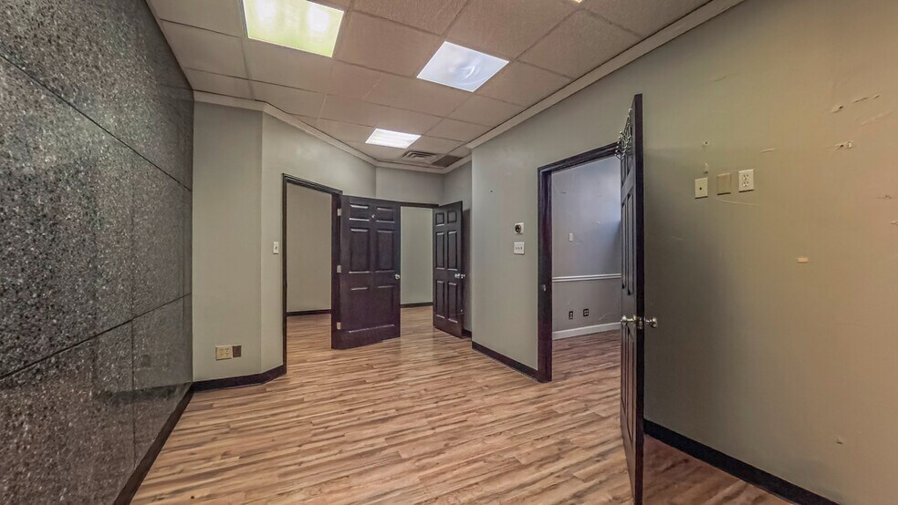 More Photos Of 6111 W Amarillo Blvd, Amarillo Medical For Sale