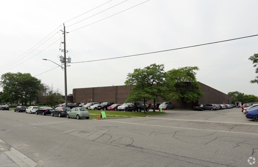 More Photos Of 2480 Tedlo St, Mississauga Warehouse For Sale