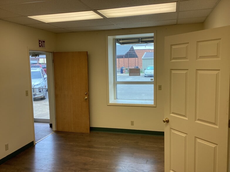 More Photos Of 402 W Main St, Stroud Storefront For Sale