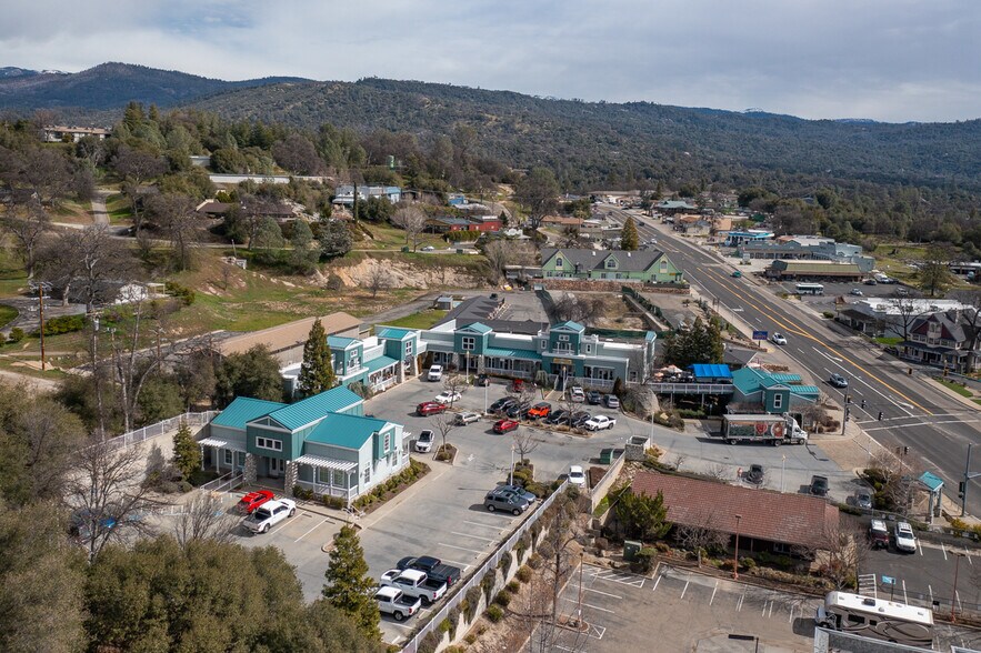 More Photos Of 40282 Highway 41, Oakhurst Freestanding For Sale