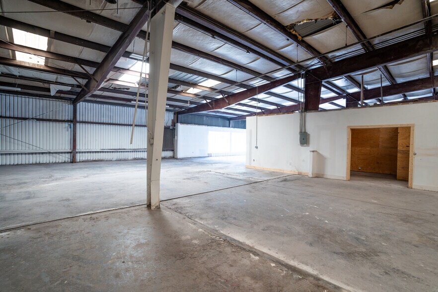 More Photos Of 2025 Williams St, Chattanooga Industrial For Lease