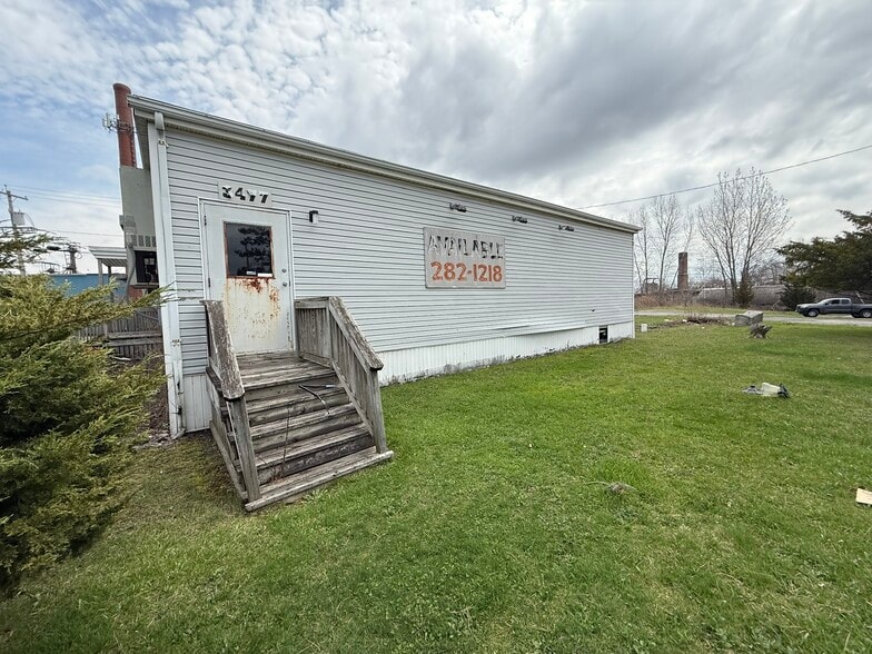 More Photos Of 3477 Hyde Park Blvd, Niagara Falls Office For Lease