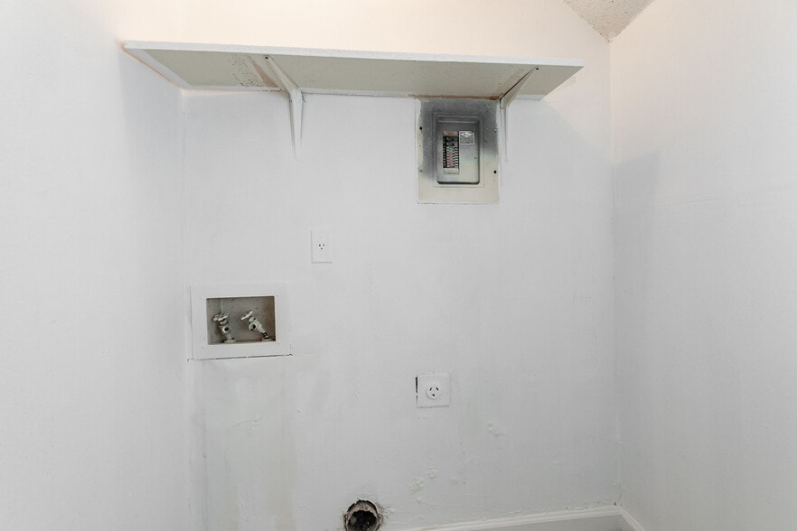 More Photos Of 2780 Raleigh-Lagrange Rd, Memphis Apartments For Sale