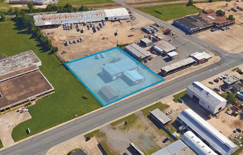 More Photos Of 3419 E Broadway Ave, North Little Rock Service For Lease