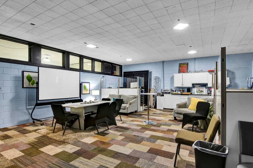 More Photos Of 920 N 6th St, Wilmington Religious Facility For Sale