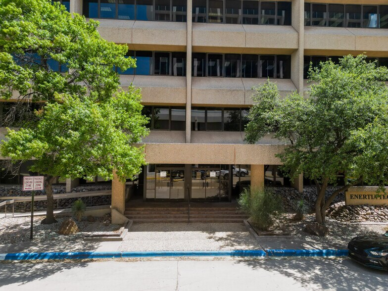 More Photos Of 125 W Missouri Ave, Midland Office For Sale