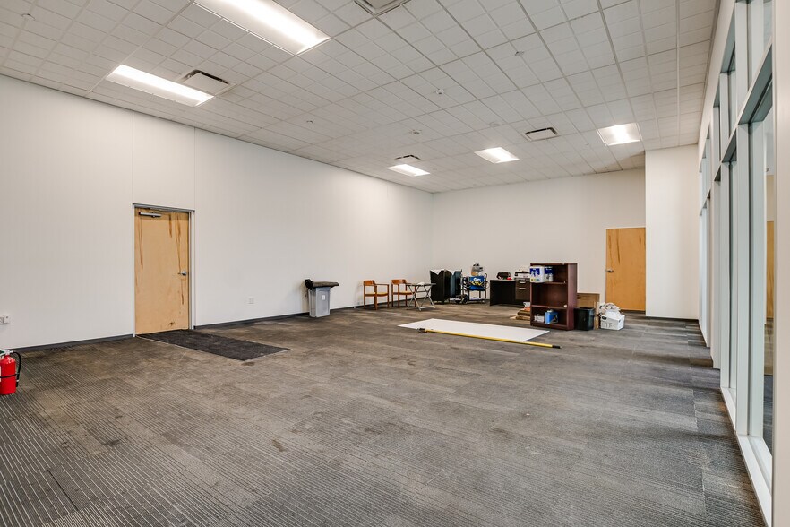 More Photos Of 10420 Metric Blvd, Austin Warehouse For Lease