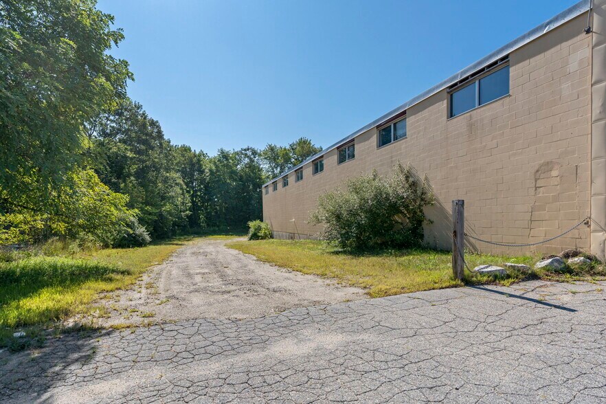 More Photos Of 777-785 Main St, Lewiston Warehouse For Lease