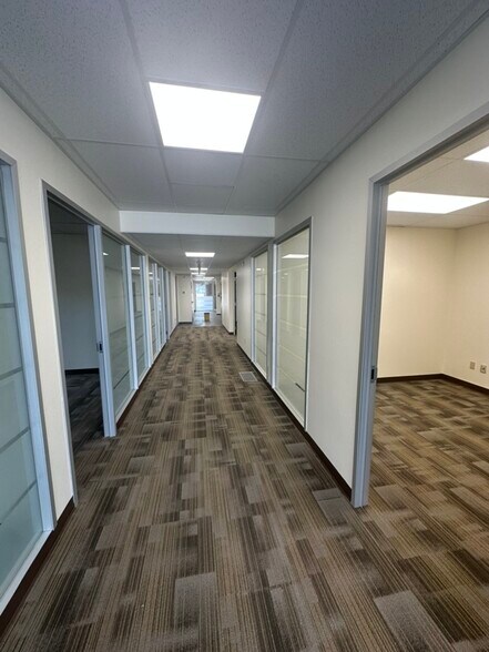 More Photos Of 1296 Carling Ave, Ottawa Office For Lease