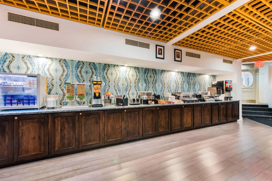 More Photos Of 11349 Reed Hartman Hwy, Cincinnati Hotel For Sale