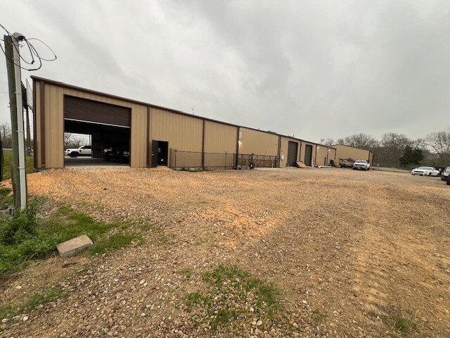 More Photos Of 10011 - B FM 521 Rd, Rosharon Manufacturing For Lease