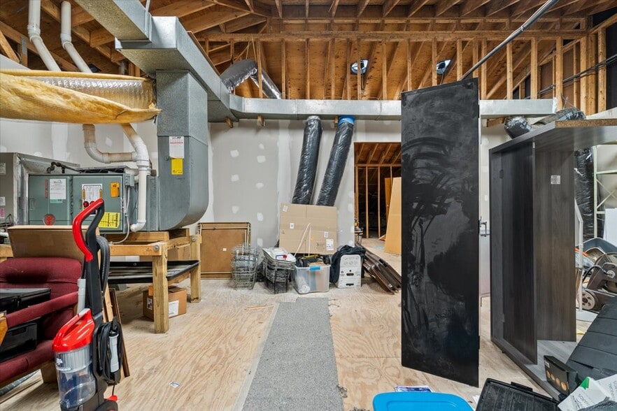 More Photos Of 1415 Shelby St, Indianapolis Office For Sale