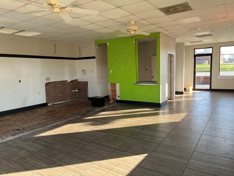 More Photos Of 2813 Wade Hampton Blvd, Taylors Storefront Retail Office For Sale
