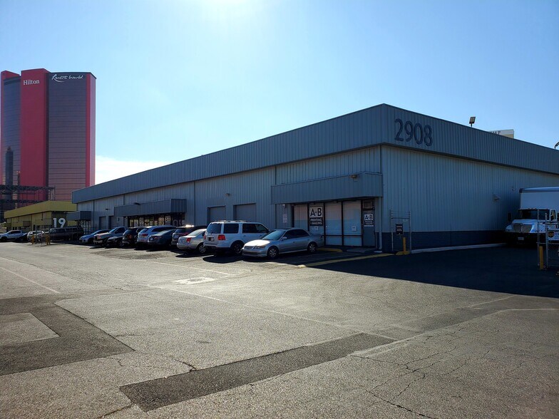 More Photos Of 2908 S Highland Dr, Las Vegas Warehouse For Lease