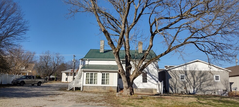 More Photos Of 119 W Main St, Youngsville Freestanding For Lease