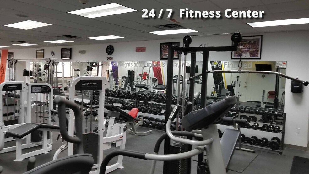 More Photos Of 7103 Chancellor Dr, Cedar Falls Office For Lease