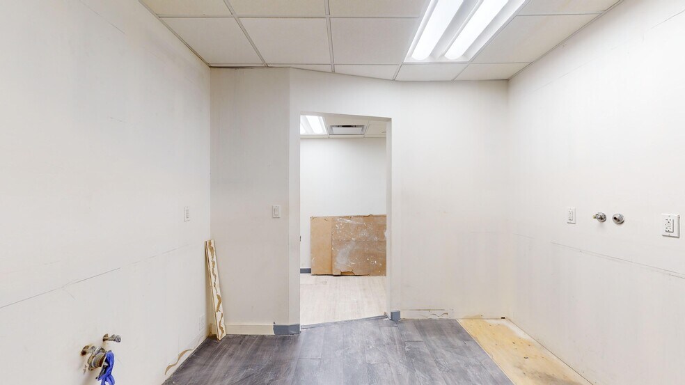 More Photos Of 20 Warren St, New York Medical For Lease
