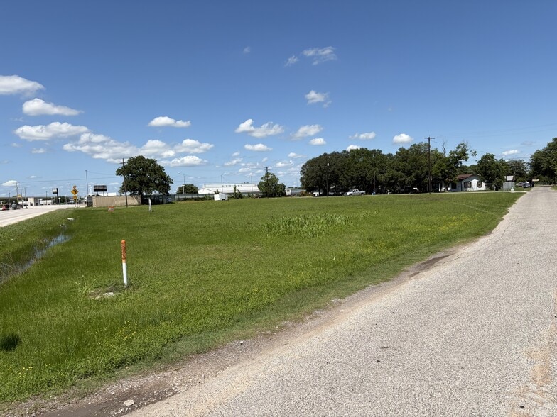 More Photos Of TBD Hwy 290 Bus, Hempstead Land For Sale