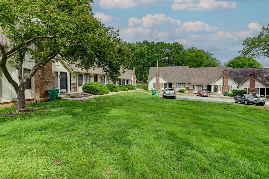 More Photos Of 9730-9768 Locust St, Kansas City Apartments For Sale