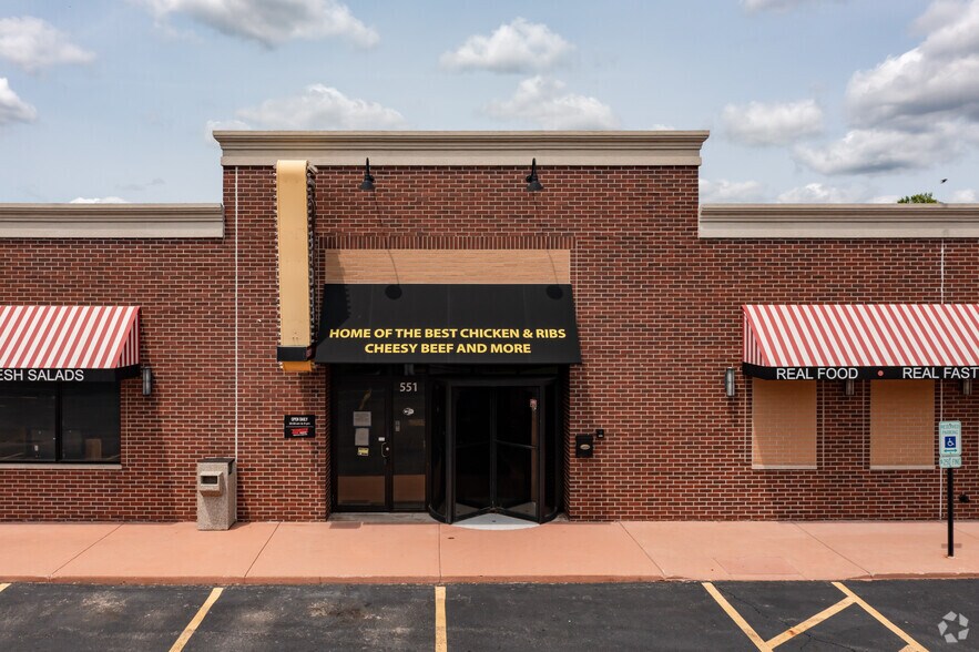 More Photos Of 551 S 8th St, West Dundee Restaurant For Sale