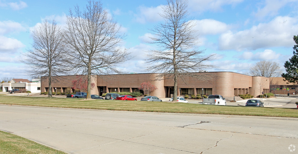 Primary Photo Of 41150 Technology Park Dr, Sterling Heights Research And Development For Lease