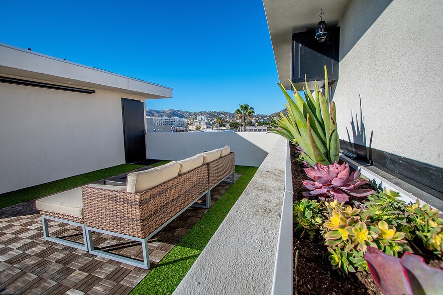 More Photos Of 1002 N Hudson Ave, Los Angeles Apartments For Sale