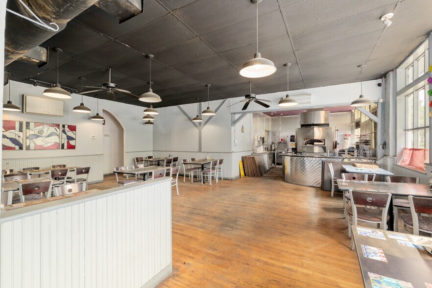 More Photos Of 14960 Main St, Alachua Restaurant For Lease