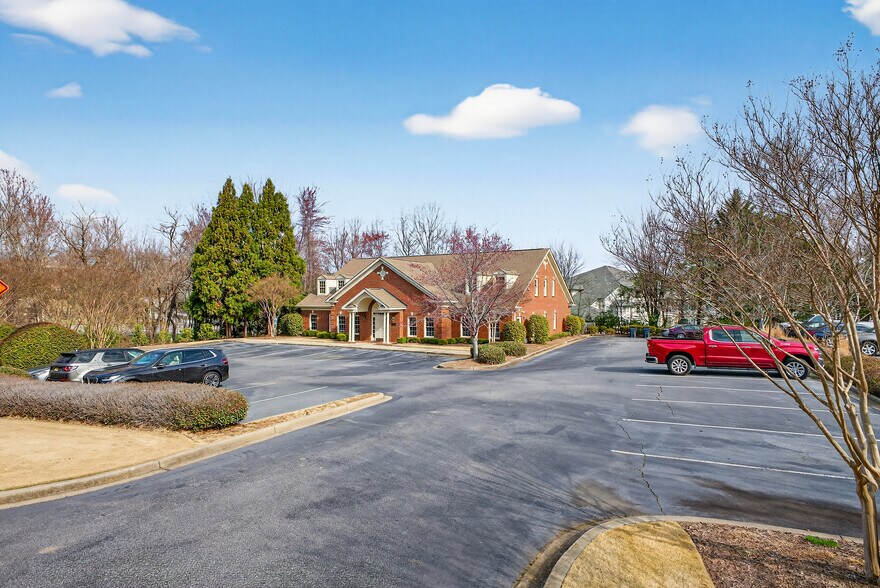 More Photos Of 5 Hawthorne Park Ct, Greenville Office For Sale