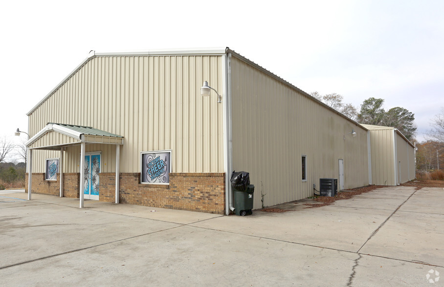 Primary Photo Of 1935 SW Main Ave, Cullman Warehouse For Sale