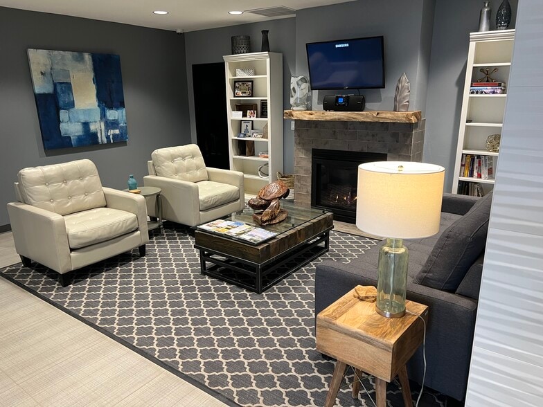 More Photos Of 5700 E Evans Ave, Denver Showroom For Lease