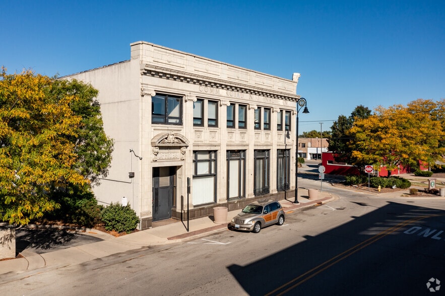 More Photos Of 115 7th St, Rockford Medical For Sale