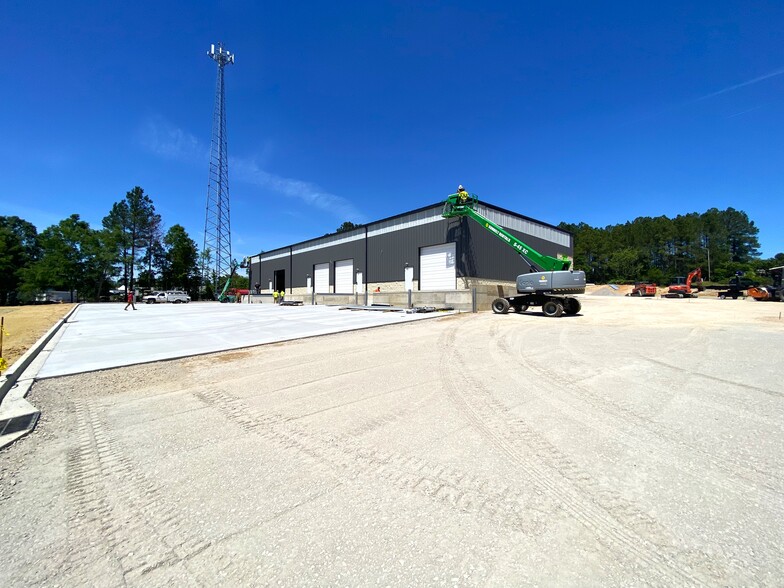 More Photos Of 150 Centrum Dr, Irmo Warehouse For Lease