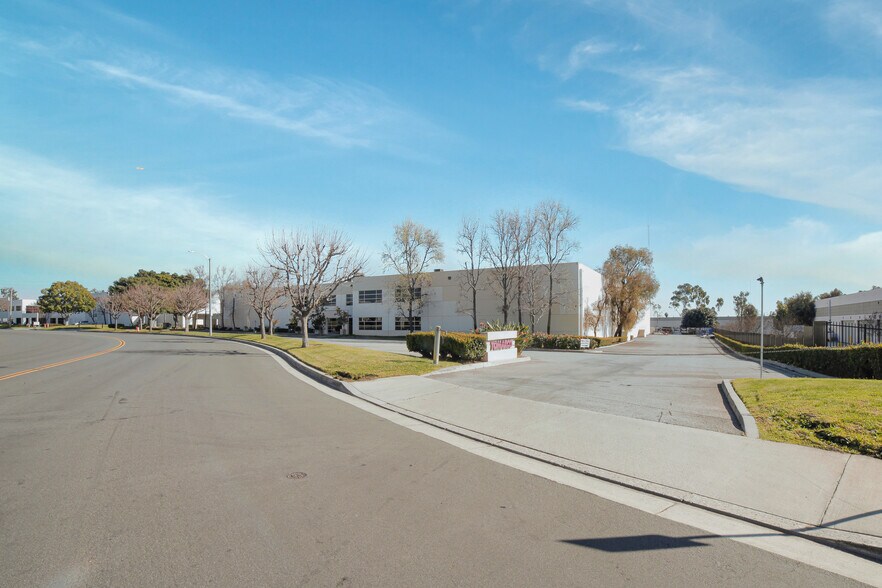 More Photos Of 14848 Northam St, La Mirada Manufacturing For Sale