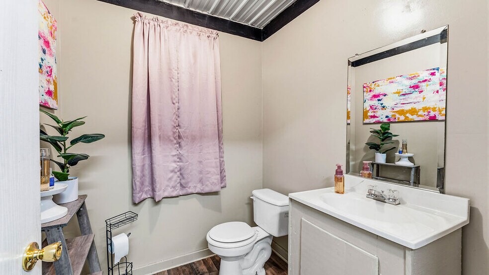 More Photos Of 65 W Main St, Farmington Freestanding For Sale