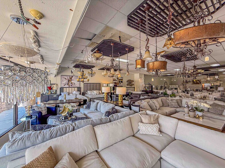 More Photos Of 405 E 2nd St, Rio Grande City Supermarket For Sale