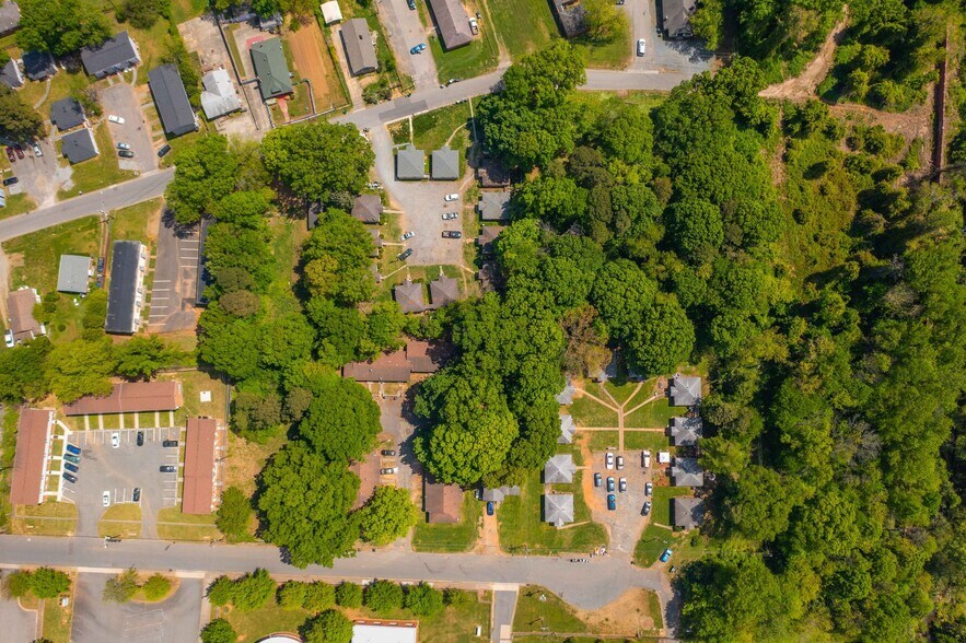 More Photos Of 2201 Alma Ct, Charlotte Apartments For Sale
