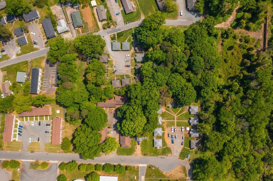 More Photos Of 2479 Julia Ave, Charlotte Apartments For Sale